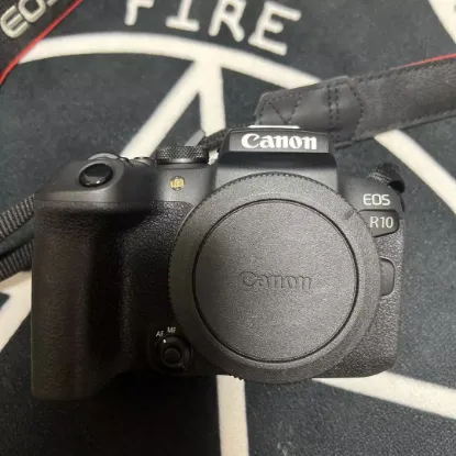 Picture of Canon mirrorless single-lens camera EOS R10 body